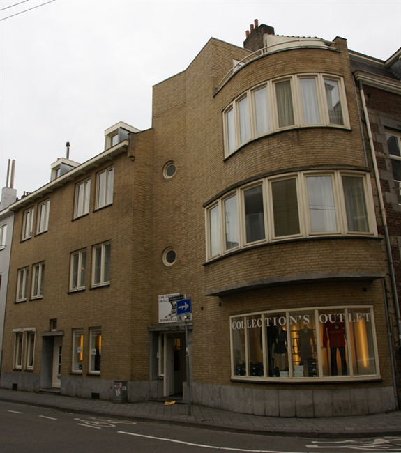 Het ontwerp van Schellinx in de Maastrichtse binnenstad.
              <br/>
              Otter / Wikimedia, 2010